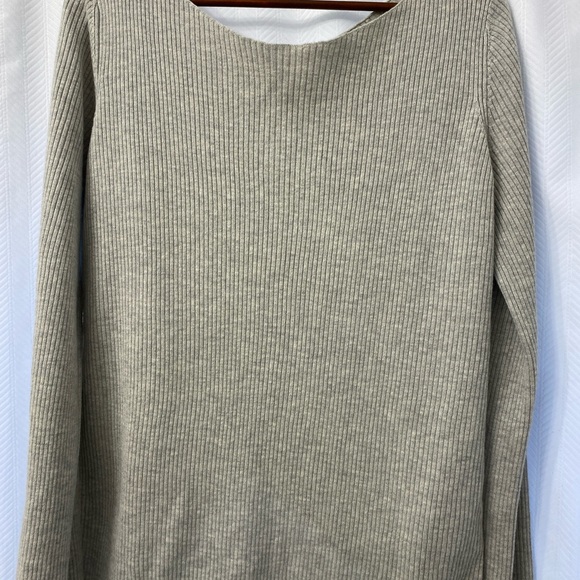 Babaton shirt /sweater - Picture 4 of 7